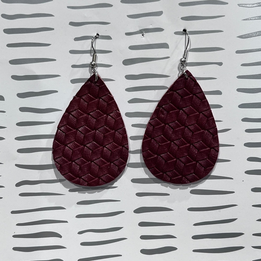 Faux leather pierced dangling earrings